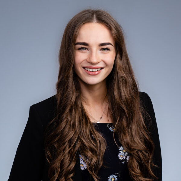 nicole taylor - team member headshot